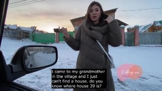 Приехала в деревню и сразу полезла местномув штаны