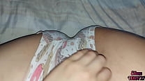 Xxx Desi Моя сводная племянница позволяет мне играть с ее киской, когда она приходит в гости, она садится на мою кровать