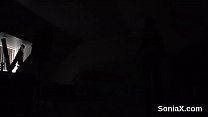 Неверная английская милфа Lady Sonia выставляет напоказ свои большие сиськи